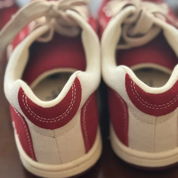 Simple Red and Cream Casual Shoes - Picture 3 of 4